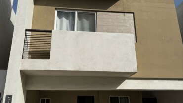 CASA EN VENTA EN CUMBRES MONTENOVA